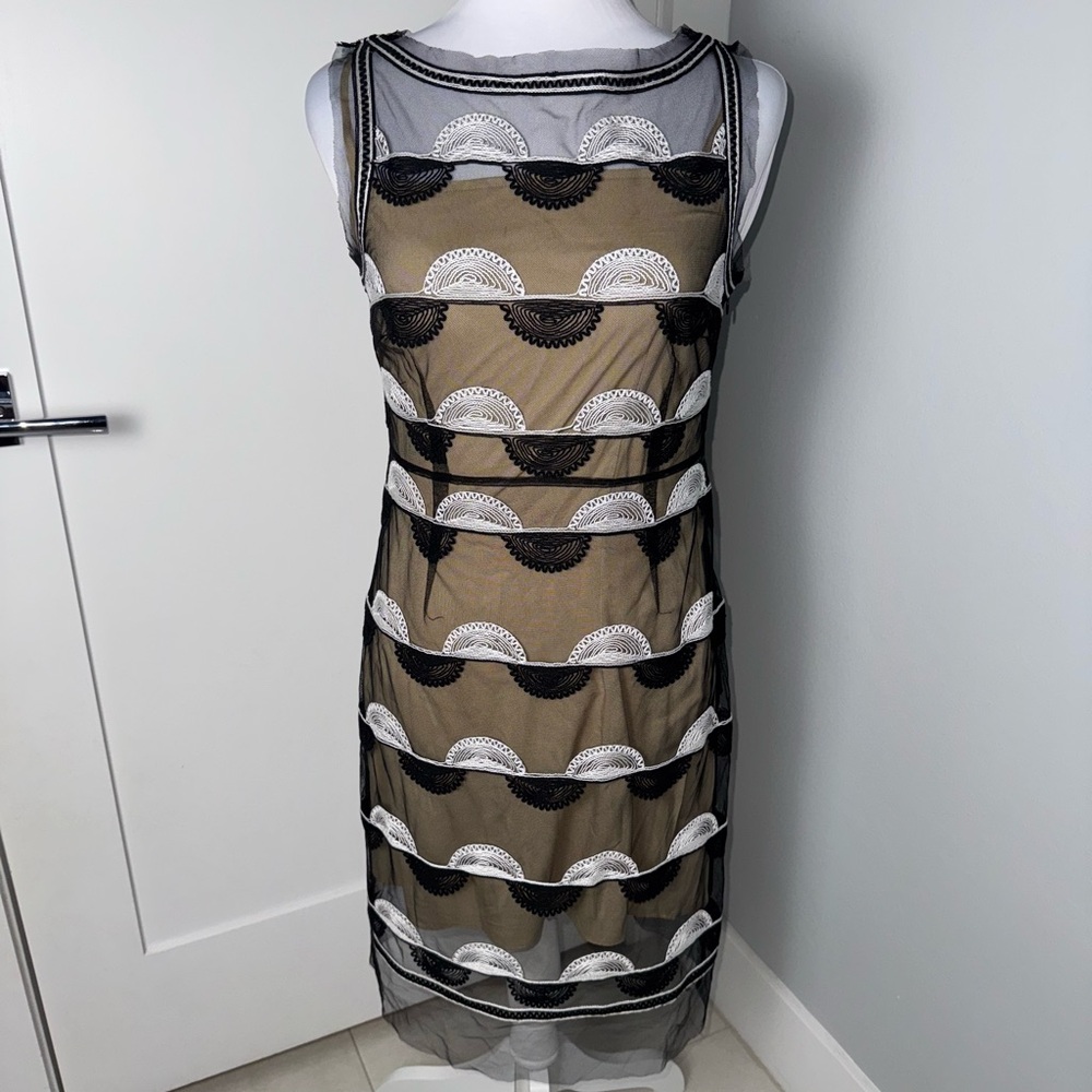 Catherine Malandríno Black and White Half Moon Mesh Dress /Size 4 - Picture 2 of 8
